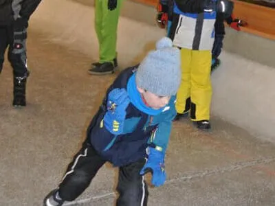 JS Eisstockschießen in Brixen 11.02.2017 Bild 0